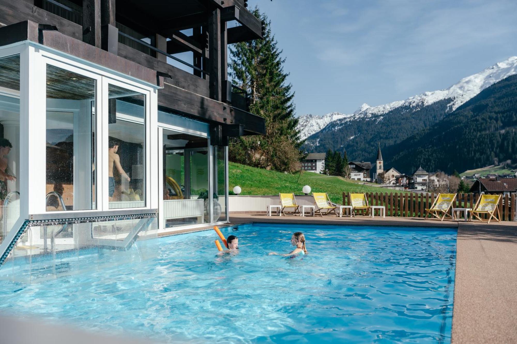 Apartment Hotel Pfeifer กาชูร์น ภายนอก รูปภาพ